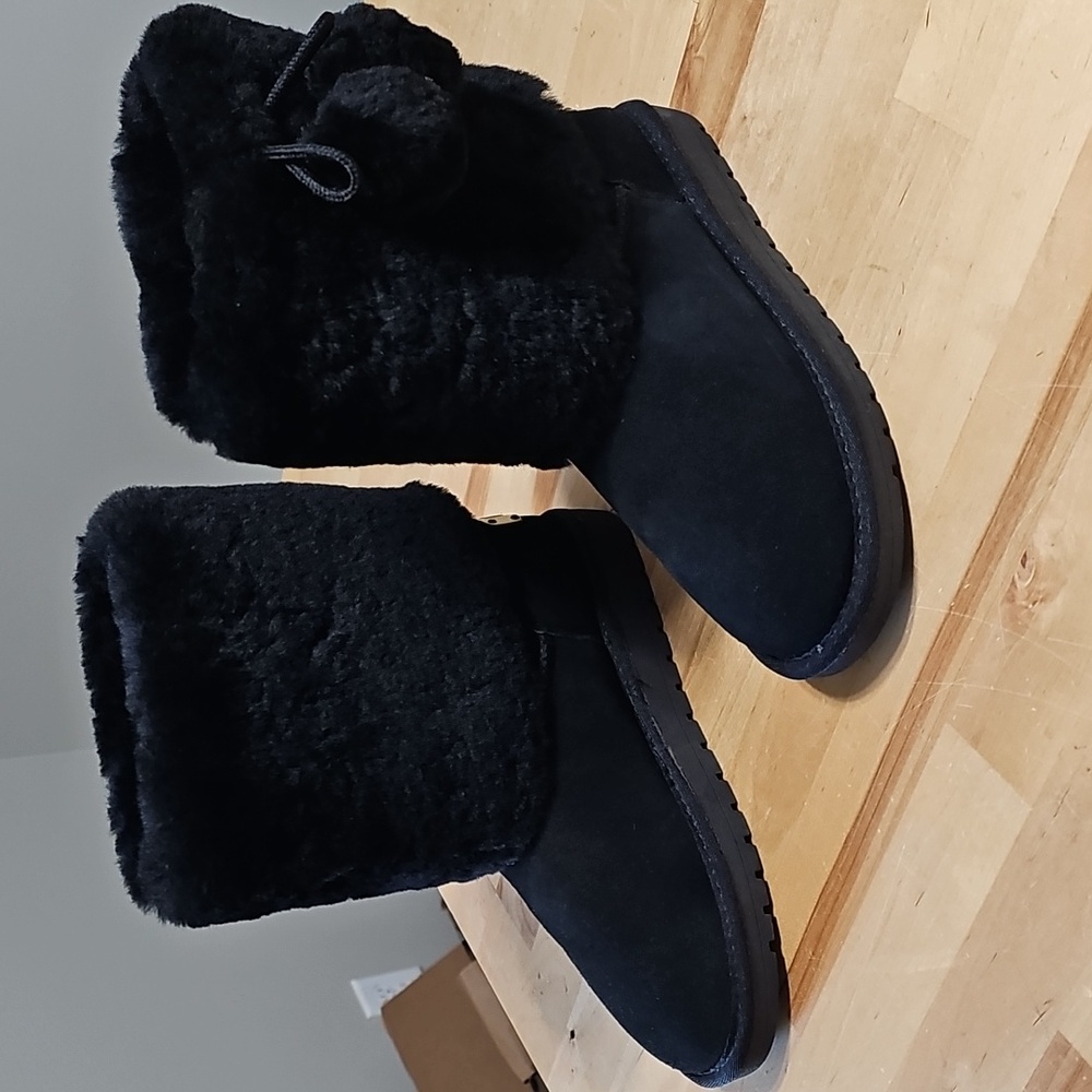 🥾 RJ’s Fuzzies Sheepskin Boots Black Suede Pom Pom Size 7